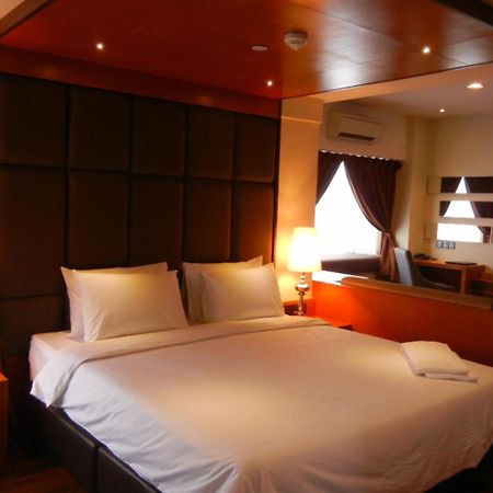 C'Haya Hotel Kota Kinabalu Kültér fotó