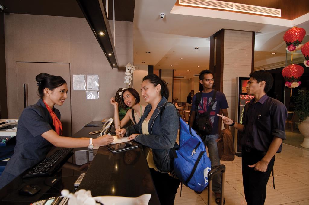 C'Haya Hotel Kota Kinabalu Kültér fotó