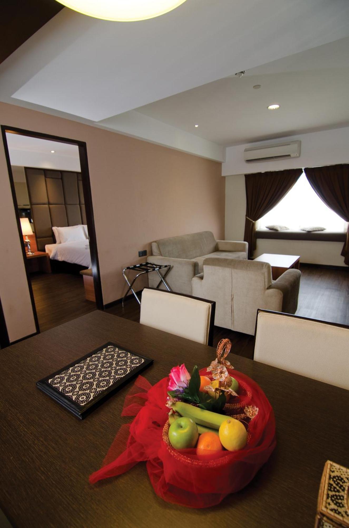 C'Haya Hotel Kota Kinabalu Szoba fotó