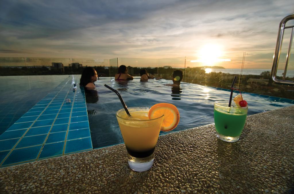 C'Haya Hotel Kota Kinabalu Kültér fotó