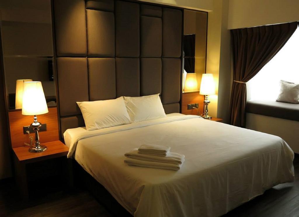 C'Haya Hotel Kota Kinabalu Szoba fotó