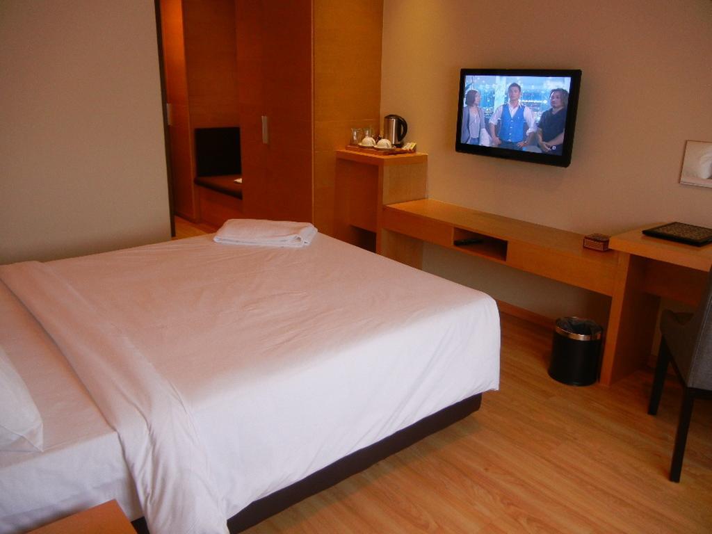 C'Haya Hotel Kota Kinabalu Szoba fotó