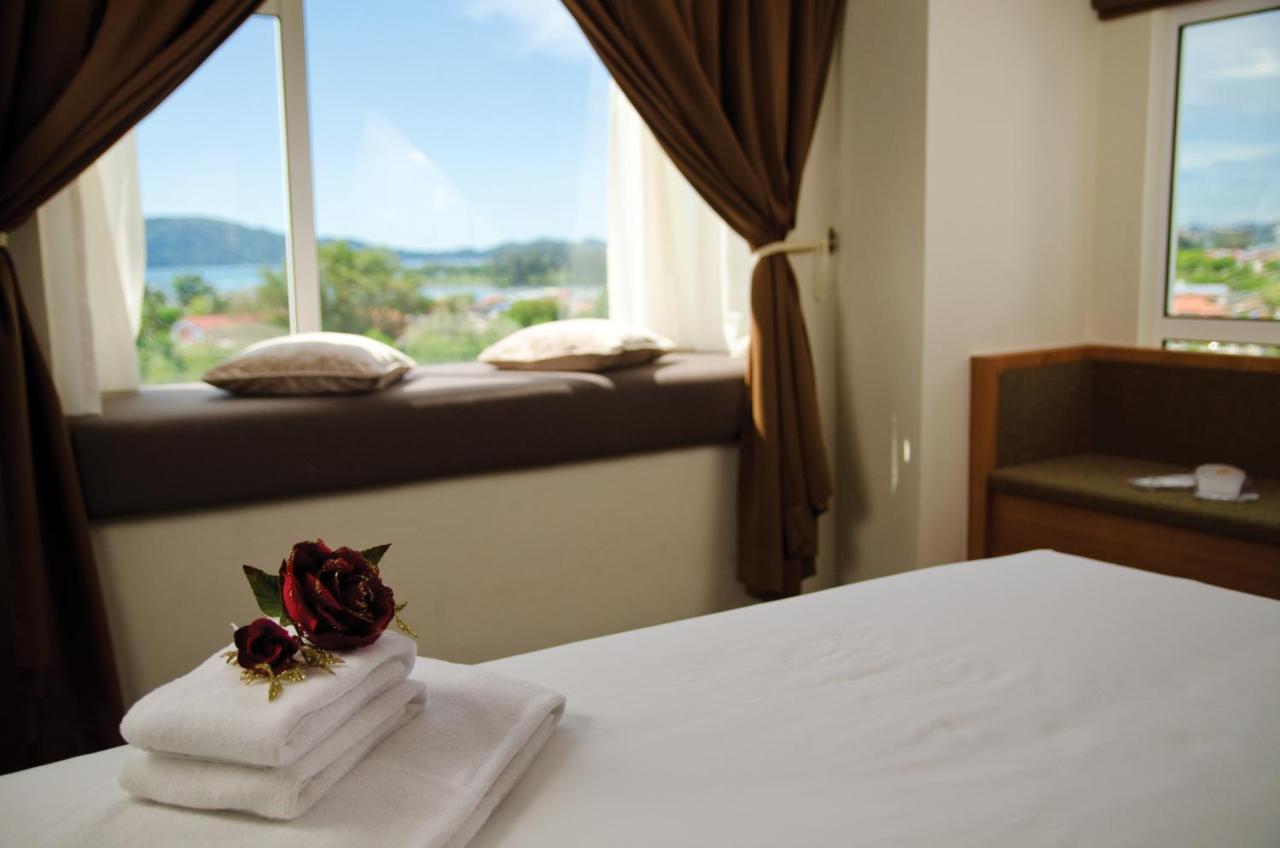 C'Haya Hotel Kota Kinabalu Szoba fotó